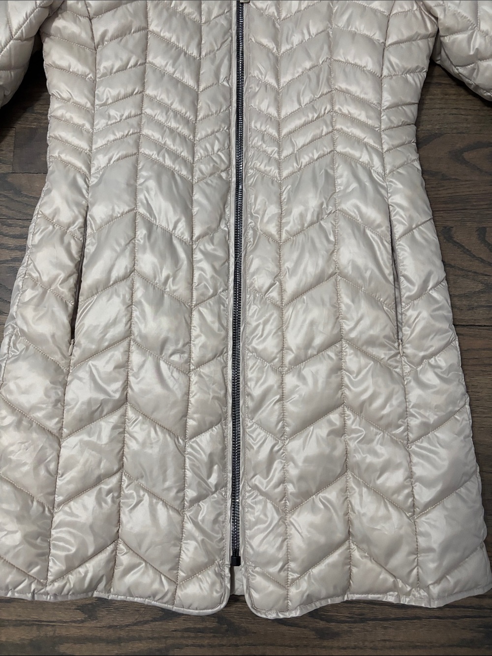 Kenneth Cole Women's Quilted Hooded Puffer Coat in Light Beige - Picture 9 of 16